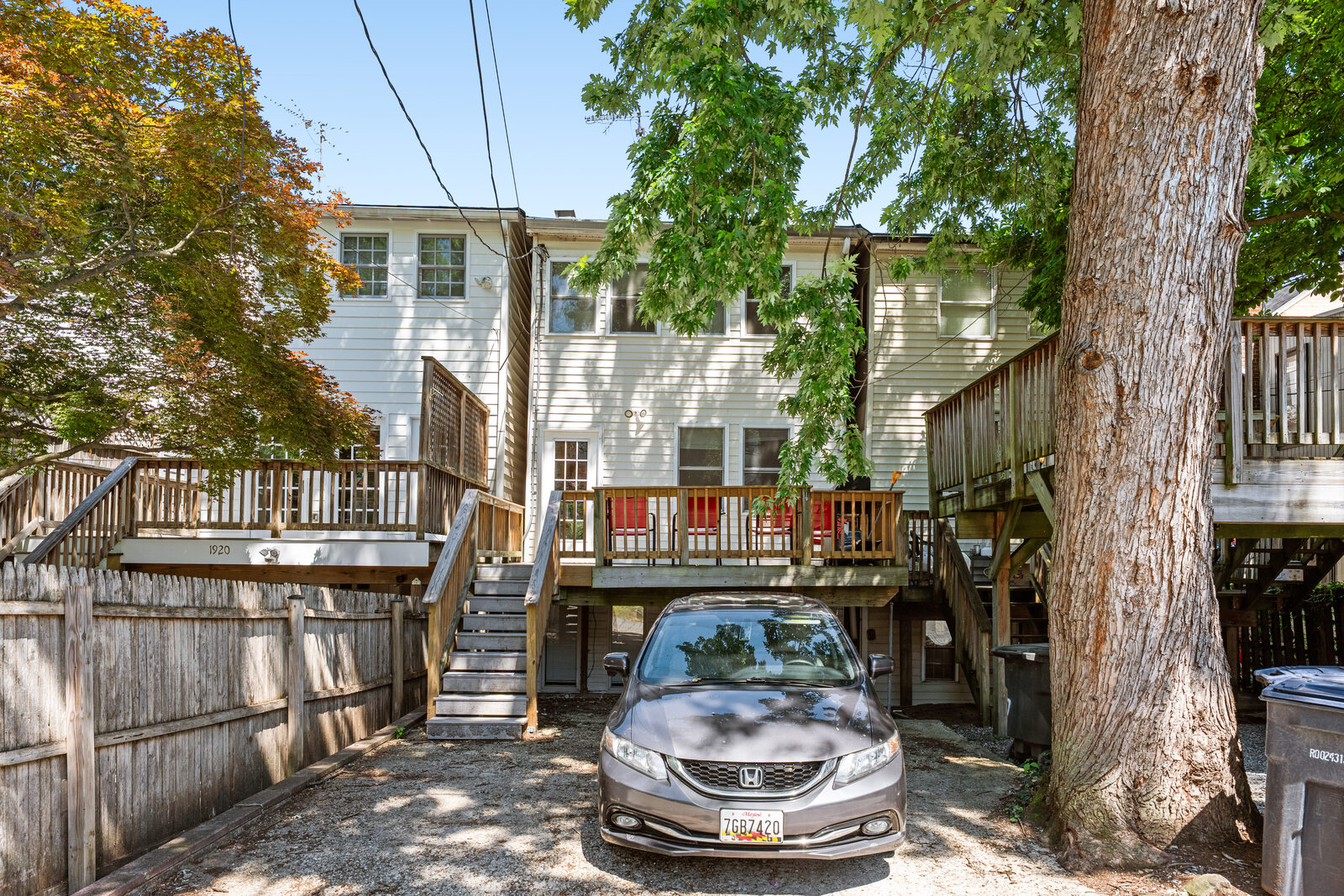Rear / Parking